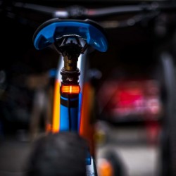 Litemove TS-SP Luz trasera LED para bicicletas eléctricas - Fijación a la tija del sillín